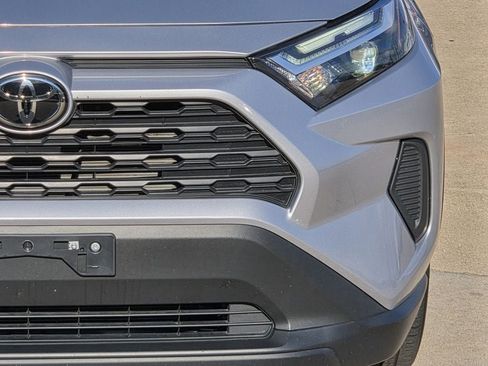 Used 2025 Toyota RAV4 XLE FWD image 4