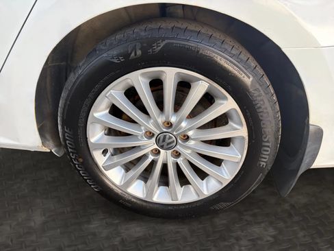 Used 2017 Volkswagen Passat 1.8T SE FWD image 42