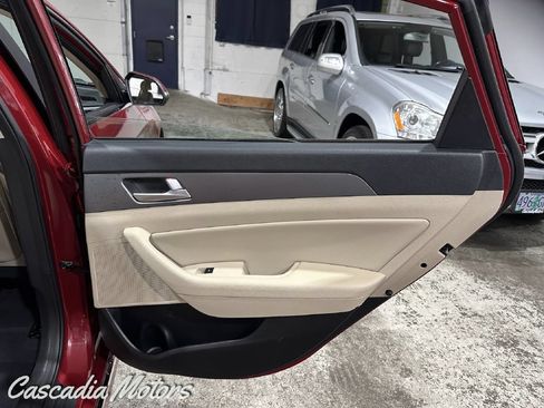 Used 2016 Hyundai Sonata SE FWD image 20