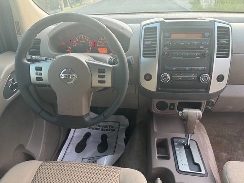 Used 2011 Nissan Frontier SV w/ SV Premium Utility Pkg image 15