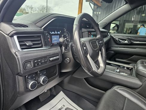 Used 2021 GMC Yukon Denali w/ Denali Premium Package image 9