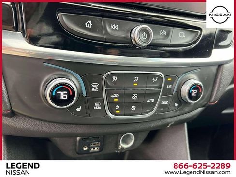 Used 2023 Chevrolet Traverse RS image 30