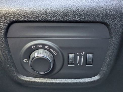 New 2025 Jeep Grand Cherokee Altitude image 24