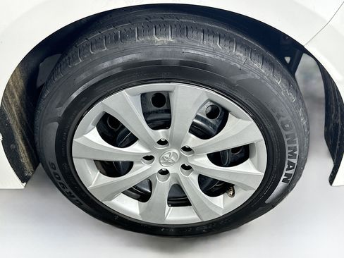 Used 2023 Toyota Corolla LE FWD image 11