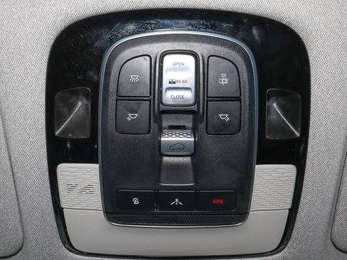 Used 2022 Hyundai Palisade Limited w/ Cargo Package image 32