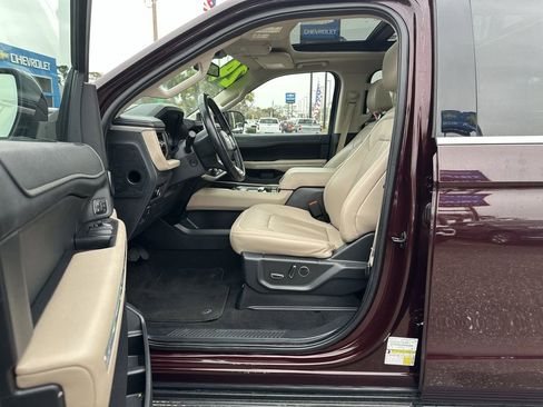 Used 2024 Ford Expedition Max Limited RWD image 20