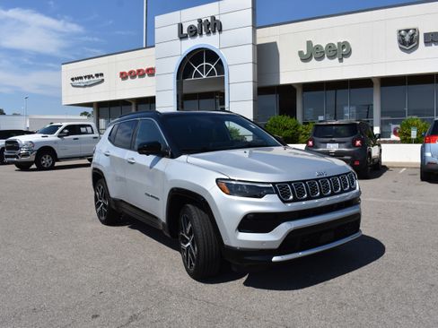 Used 2025 Jeep Compass Limited w/ Elite Group image 1