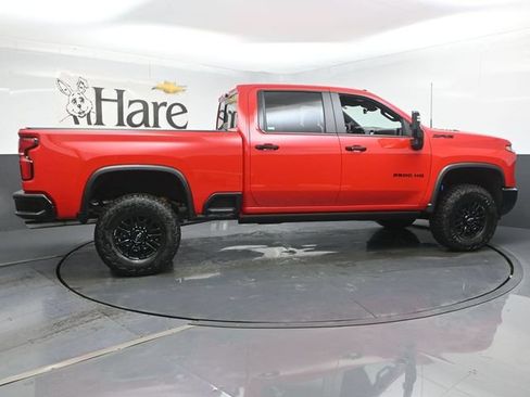 New 2026 Chevrolet Silverado 2500 ZR2 w/ LPO, Dark Essentials Package AWD/4WD image 15