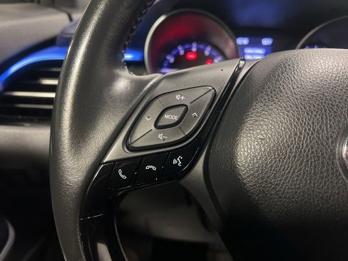 Used 2020 Toyota C-HR XLE image 14