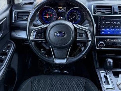 Used 2019 Subaru Outback 2.5i Premium image 10