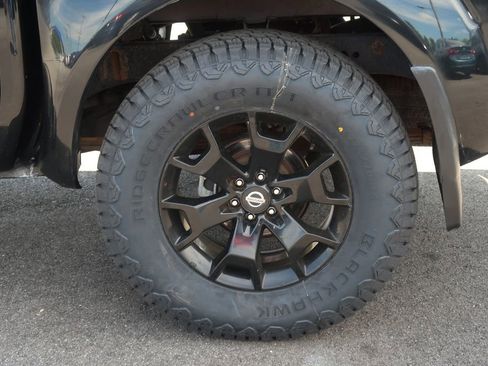 Used 2020 Nissan Frontier SV w/ Midnight Edition Floor Mats AWD/4WD image 15