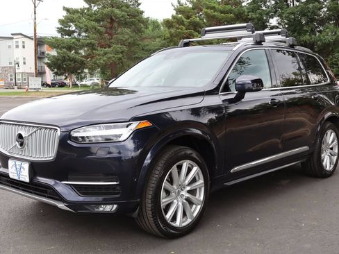 Used 2017 Volvo XC90 T6 Inscription w/ Vision Package AWD/4WD image 11