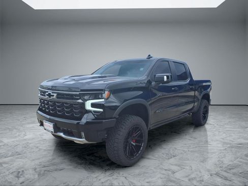 Used 2024 Chevrolet Silverado 1500 ZR2 w/ Technology Package AWD/4WD image 3