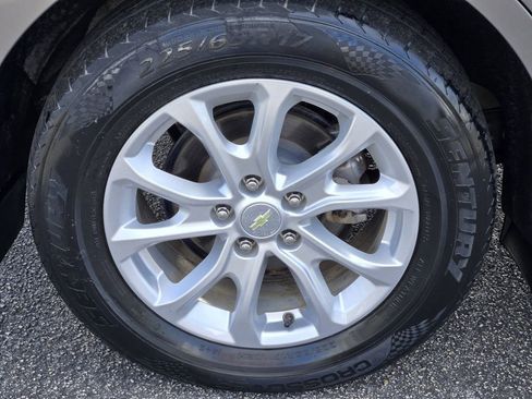 Used 2018 Chevrolet Equinox LT image 9