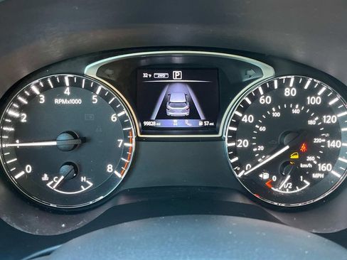 Used 2019 Nissan Pathfinder SV image 45