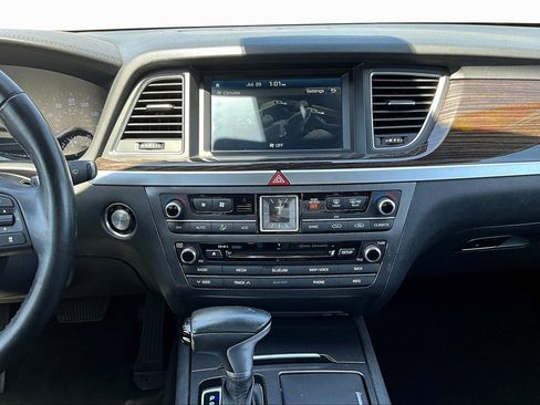 Used 2018 Genesis G80 3.8 w/ Option Group 02 image 6