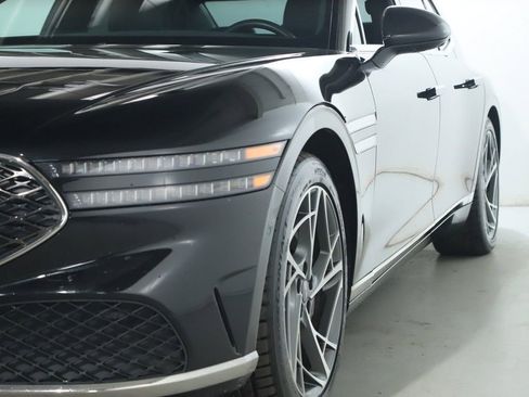 Used 2023 Genesis G90 3.5T AWD/4WD image 4