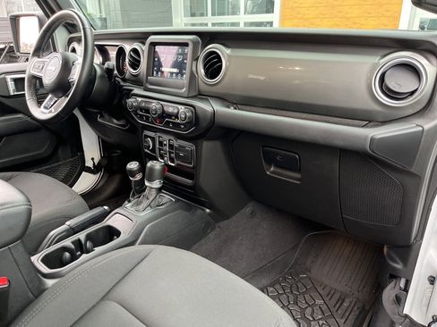 Used 2021 Jeep Wrangler Unlimited Sahara w/ Dual Top Group image 40