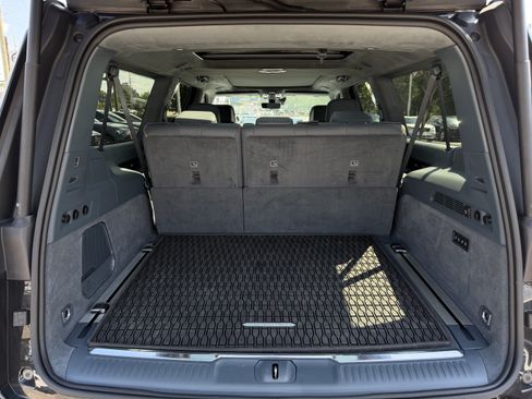Used 2024 Jeep Grand Wagoneer L Series III w/ Rear Seat Video Group 1 AWD/4WD image 36