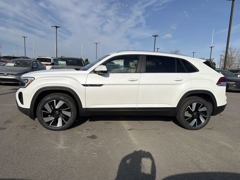 New 2026 Volkswagen Atlas Cross Sport SE FWD image 2
