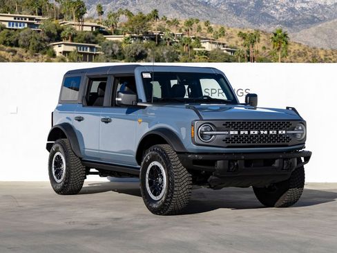 Used 2023 Ford Bronco Badlands image 2