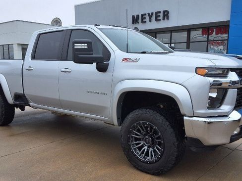 Used 2021 Chevrolet Silverado 2500 LT w/ All Star Edition image 2