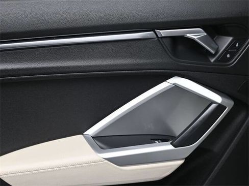 Used 2019 Audi Q3 2.0T Premium Plus w/ Premium Plus Package image 14