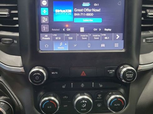 Used 2022 RAM 1500 Big Horn AWD/4WD image 4