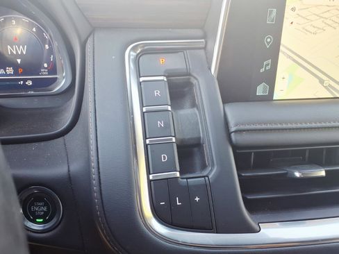 Used 2023 Chevrolet Tahoe High Country AWD/4WD image 27