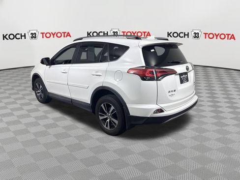 Used 2017 Toyota RAV4 XLE AWD/4WD image 6