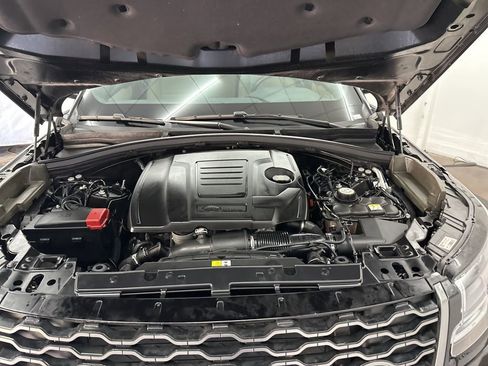 Used 2022 Land Rover Range Rover Velar R-Dynamic S image 32