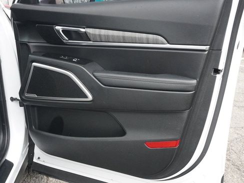 Used 2023 Kia Telluride EX w/ EX Captain's Chair Package image 22