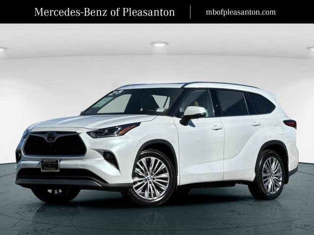 Used 2023 Toyota Highlander Platinum AWD/4WD image 1