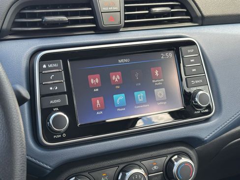 Used 2025 Nissan Versa SV image 20