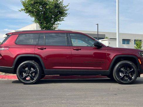 New 2025 Jeep Grand Cherokee L Limited w/ Luxury Tech Group II image 3