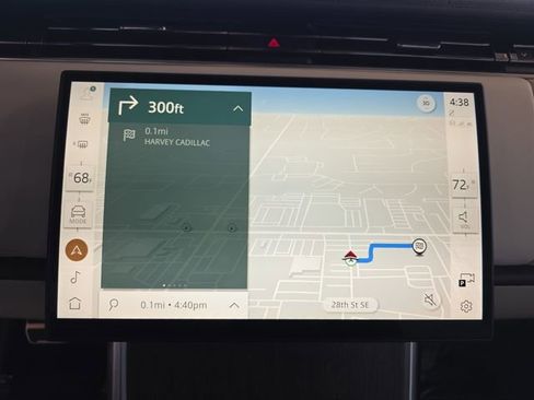 Used 2025 Land Rover Range Rover SE AWD/4WD image 22