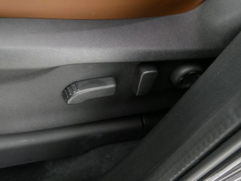 Used 2025 Subaru Ascent Touring w/ Popular Package #2 image 20