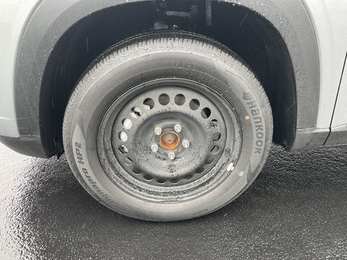 Certified 2025 Chevrolet Trax LS image 52