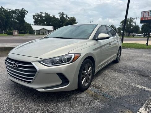 Used 2017 Hyundai Elantra SE FWD image 1