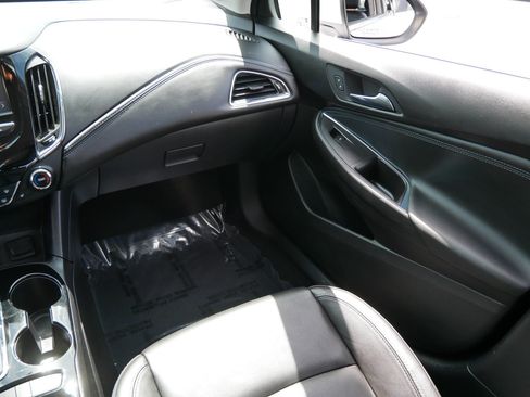 Used 2017 Chevrolet Cruze Premier FWD image 11