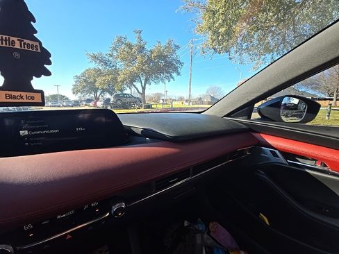 Used 2022 MAZDA MAZDA3 s image 21