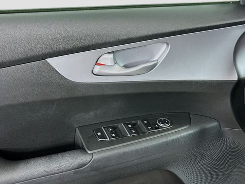 Used 2022 Kia Forte LXS FWD image 15