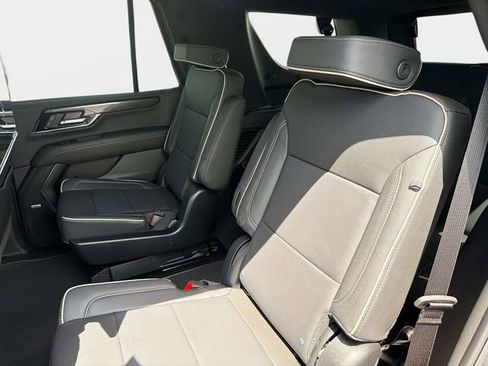New 2026 GMC Yukon Elevation image 12