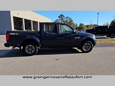 Used 2019 Nissan Frontier PRO-4X image 32