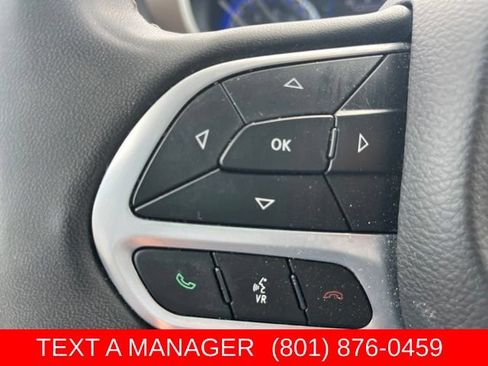 Used 2022 Chrysler Voyager LX FWD image 26