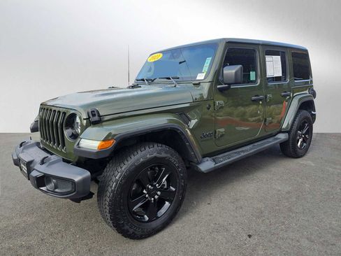 Used 2021 Jeep Wrangler Unlimited Sahara image 7