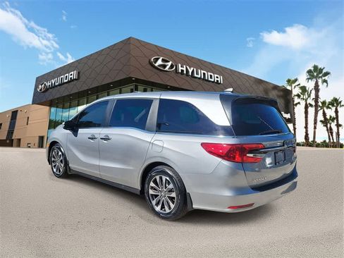 Used 2024 Honda Odyssey EX-L image 2