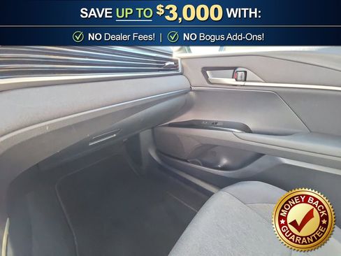 Used 2025 Toyota Camry LE image 28