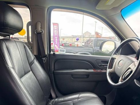 Used 2014 GMC Yukon XL SLT RWD image 16