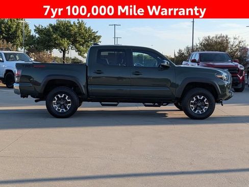 Certified 2022 Toyota Tacoma TRD Off-Road AWD/4WD image 4